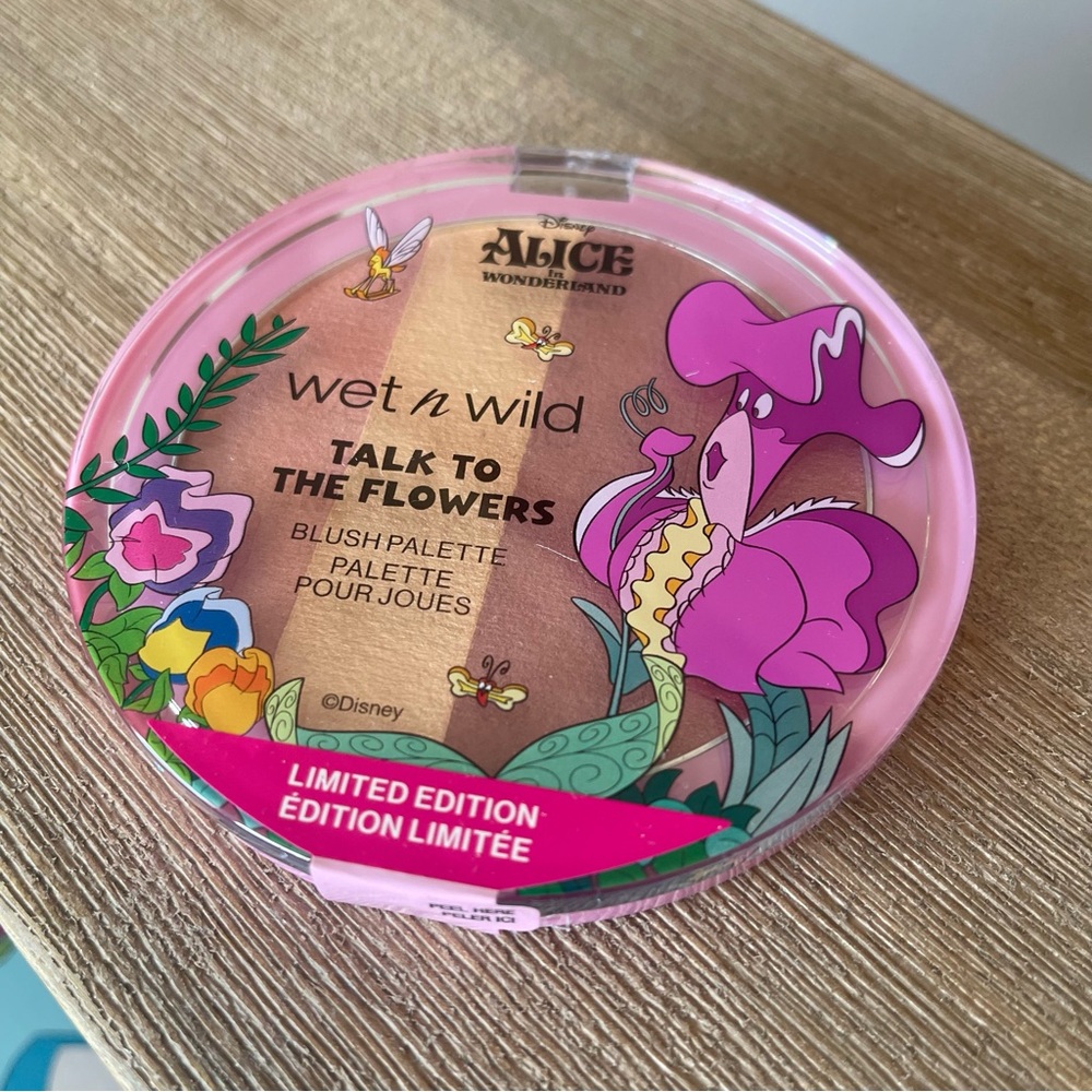 wet n wild Alice in Wonderland Makeup Set - Picture 6 of 16